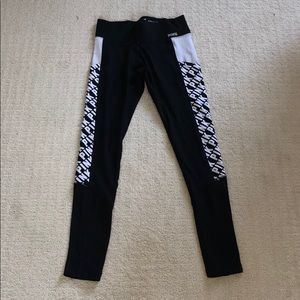 VICTORIA’S SECRET PINK black leggings